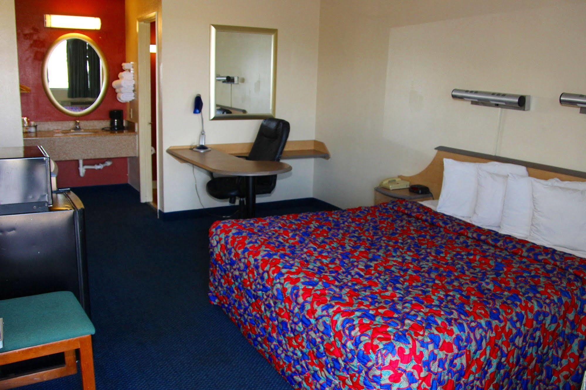 Q Lodging Extended Stay San Antonio Buitenkant foto